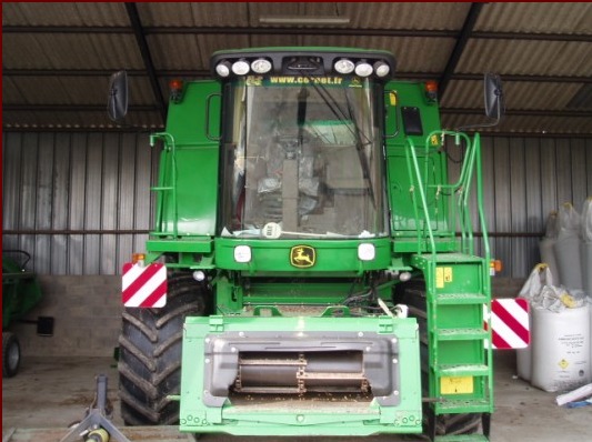 Moissonneuse batteuse : John Deere 9560 STS