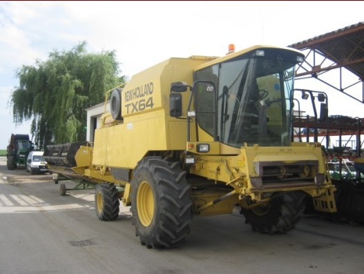 Moissonneuse batteuse : New Holland TX64