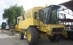 Moissonneuse batteuse : New Holland TX64