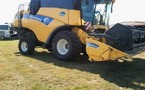 Moissonneuse batteuse : New Holland NH 760 CX