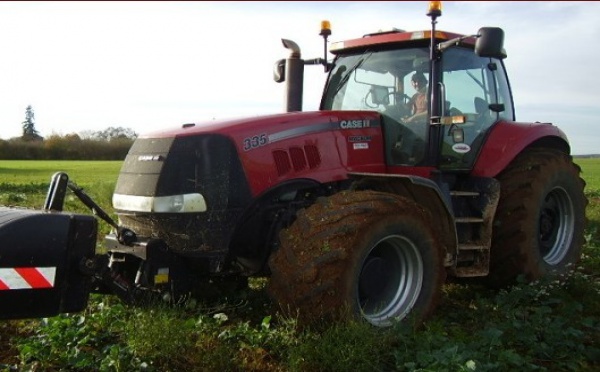 Tracteur agricole : Case IH Magnum 335