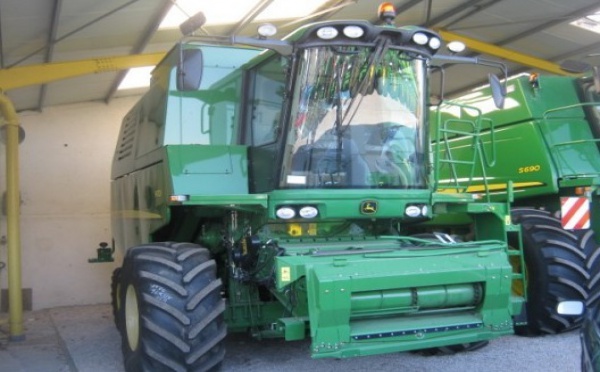 Moissonneuse batteuse : John Deere 1470