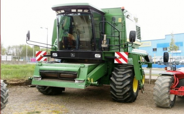 Moissonneuse batteuse : John Deere 1170